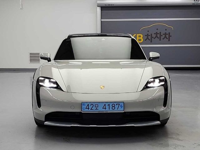 2022 Porsche Taycan 크로스 투리스모 4S