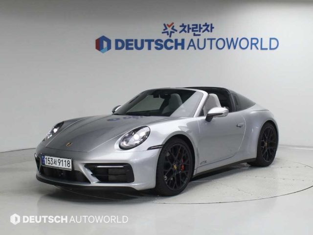 2025 Porsche 911 (992) 타르가 4 GTS 기본형