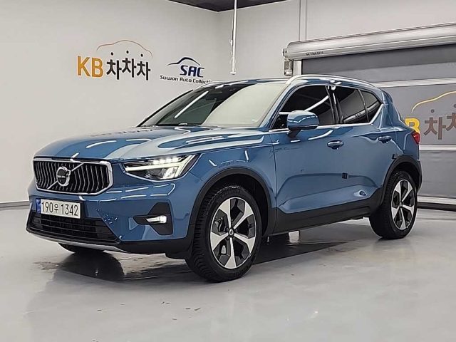 2022 Volvo XC40 B4 AWD 얼티메이트 브라이트