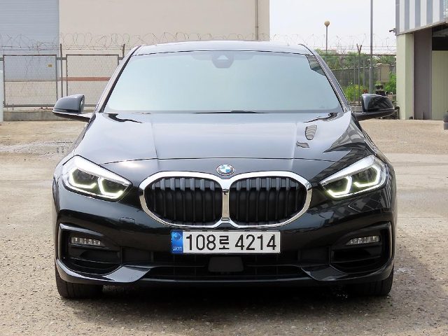 2022 BMW 1 Series (F40) 120i 스포츠