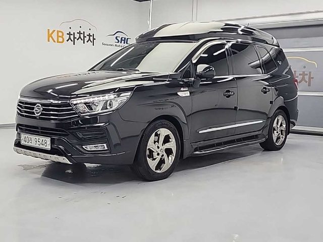 2018 KG Mobility Korando Turismo 4WD 샤토 9인승 하이 리무진