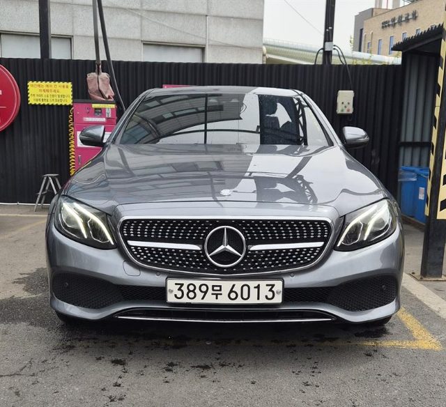2017 Mercedes-Benz E-Class W213 E200 아방가르드