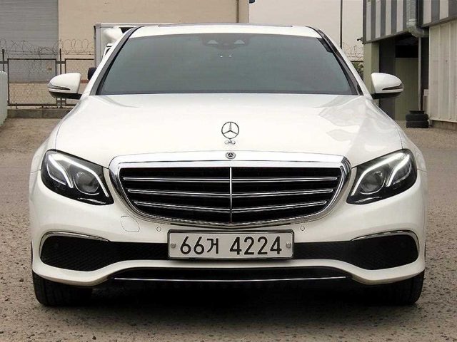 2018 Mercedes-Benz E-Class W213 E220d 4MATIC 익스클루시브