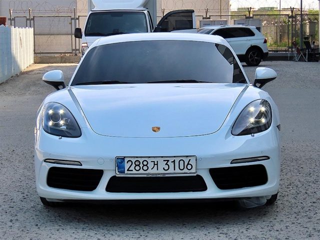 2020 Porsche Cayman S 2.5