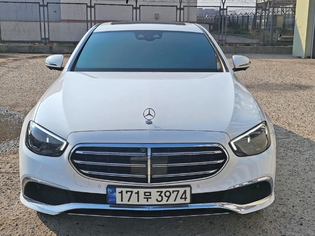 2023 Mercedes-Benz E-Class W213 E300e 4MATIC 익스클루시브