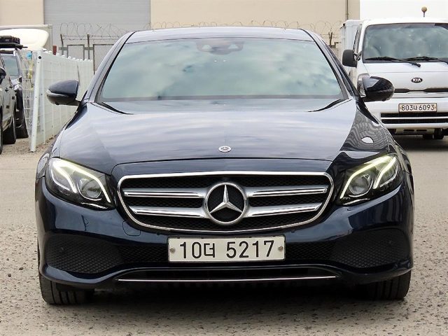 2019 Mercedes-Benz E-Class W213 E300 4MATIC 아방가르드