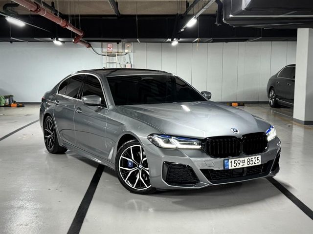 2022 BMW 5 Series (G30) 530i M 스포츠