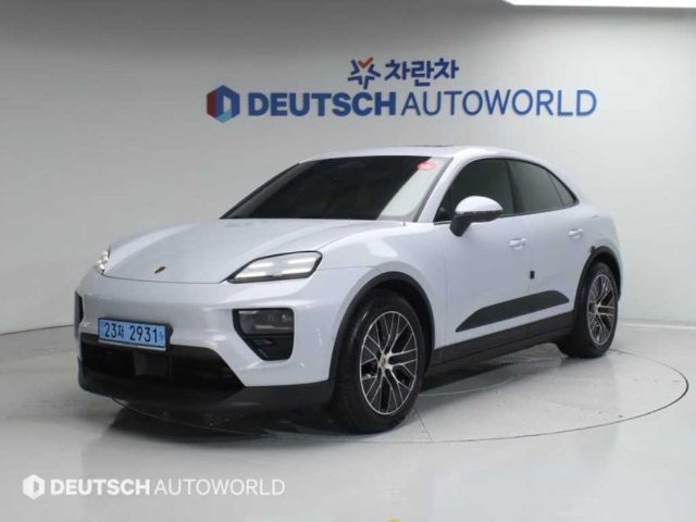 2025 Porsche Macan EV 4