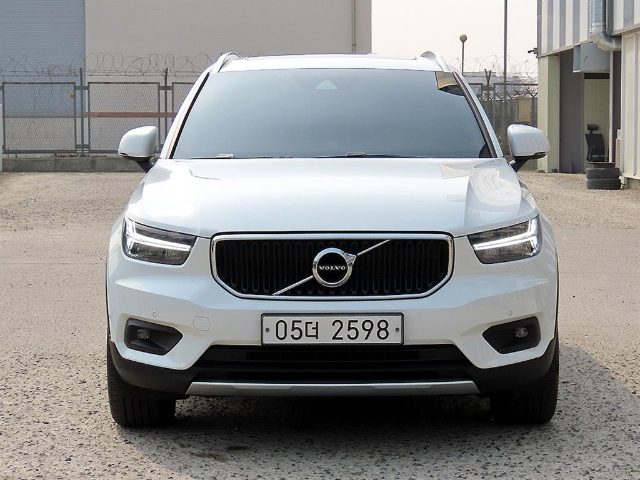 2019 Volvo XC40 T4 4WD 모멘텀