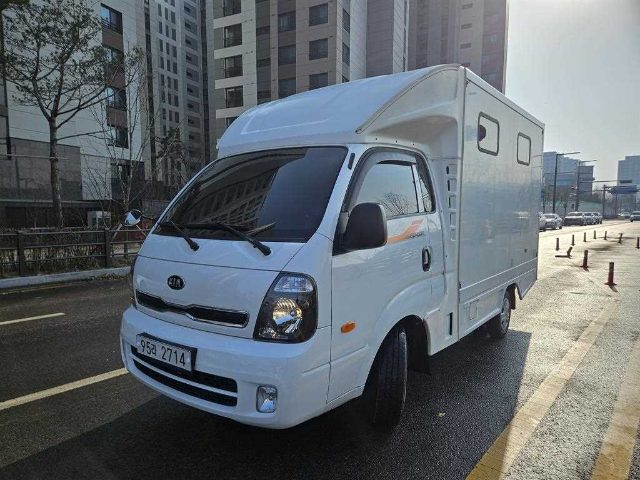 2017 Kia Bongo 3 1.0톤/킹캡/초장축/ (CRDi) 럭셔리 워크스루밴