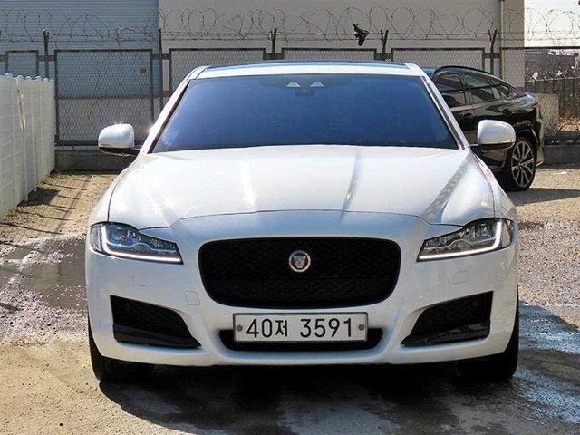 2018 Jaguar XF (X260) 2.0D 포트폴리오