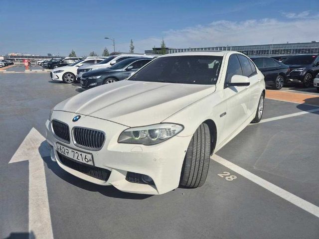 2013 BMW 5 Series (F10) 528i M 스포츠