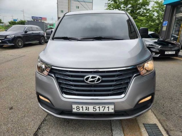 2019 Hyundai Starex 2WD 밴 5인승 모던