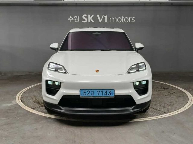 2025 Porsche Macan EV 4S