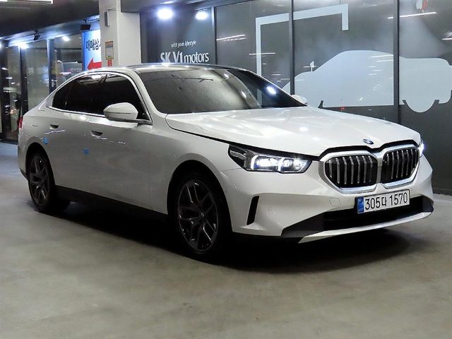 2023 BMW 5 Series (G60) 520i