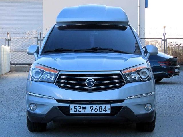 2015 KG Mobility Korando Turismo 4WD 샤토 9인승