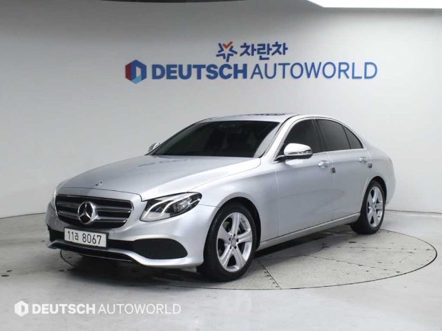 2017 Mercedes-Benz E-Class W213 E200 아방가르드