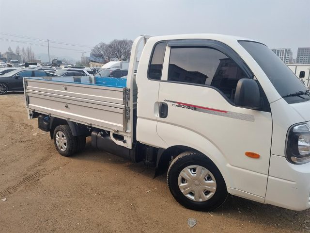 2023 Kia Bongo 3 1.0톤/킹캡/초장축/수직형 (2단) 파워게이트