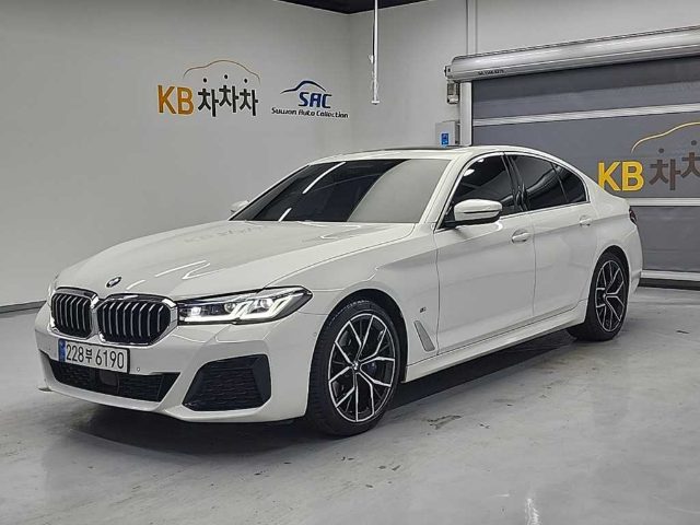 2023 BMW 5 Series (G30) 530i M 스포츠
