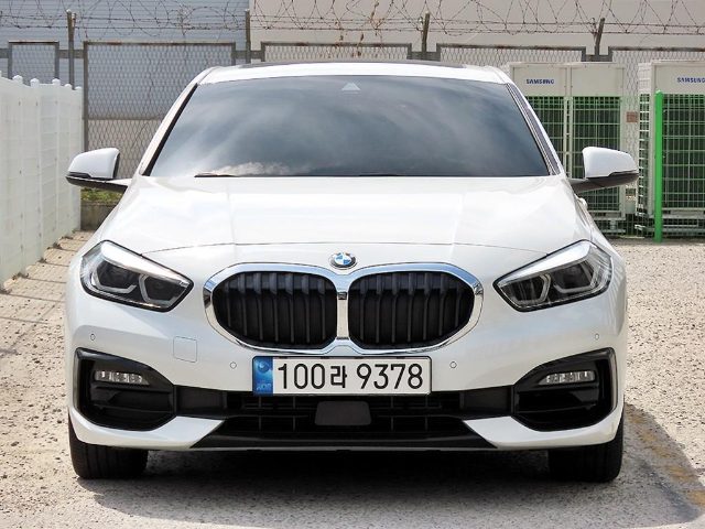 2022 BMW 1 Series (F40) 120i 스포츠