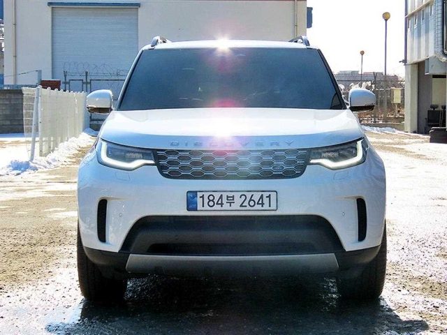 2023 Land Rover Discovery 5 2.0 P300 SE