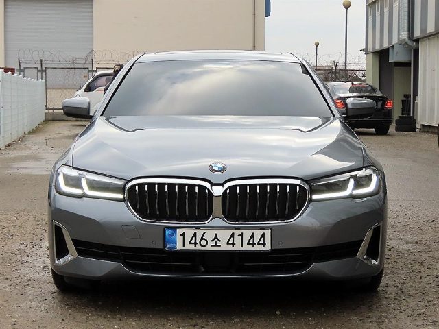 2022 BMW 5 Series (G30) 520i 럭셔리
