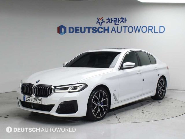 2022 BMW 5 Series (G30) 530i M 스포츠