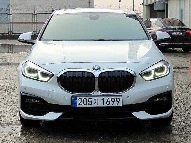 2023 BMW 1 Series (F40) 120i 스포츠