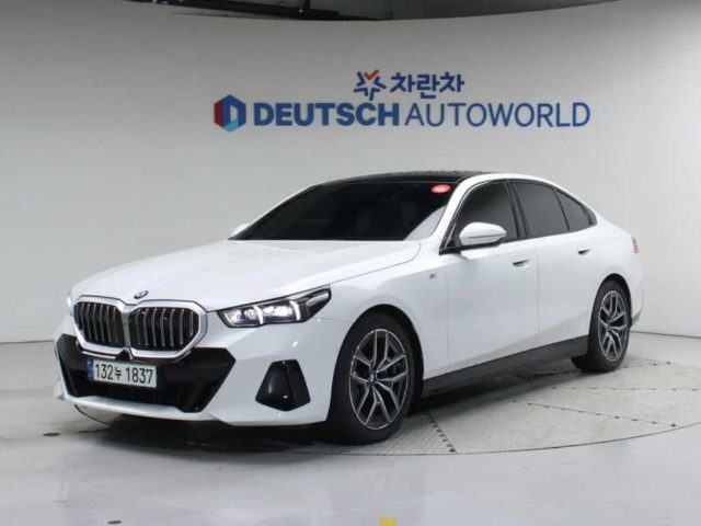 2024 BMW 5 Series (G60) 520i M 스포츠