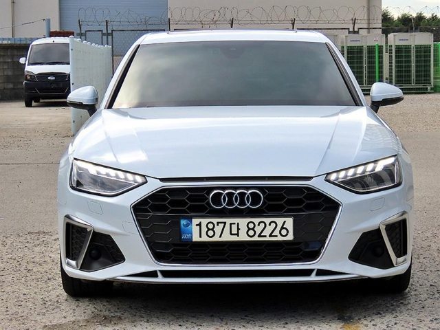 2022 Audi A4 (B9) 40 TFSI 프리미엄
