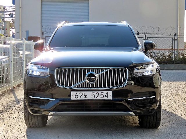 2017 Volvo XC90 2세대 2.0 T8 AWD 인스크립션