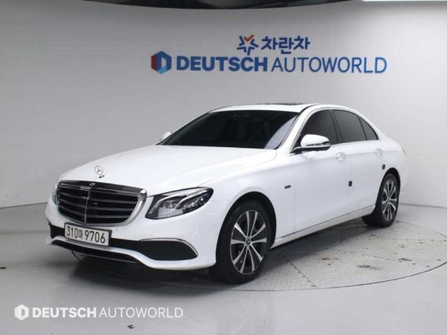 2020 Mercedes-Benz E-Class W213 E300e 4MATIC 익스클루시브