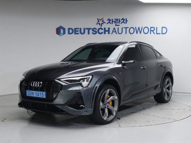 2024 Audi e-tron S 스포트백