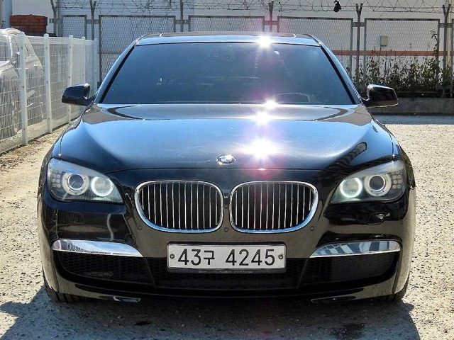 2011 BMW 7 Series (F01) 740 i M스포츠