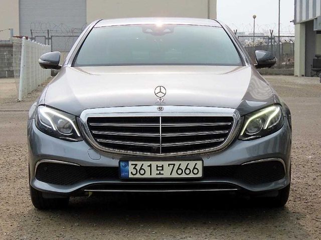 2017 Mercedes-Benz E-Class W213 E300 4MATIC 아방가르드