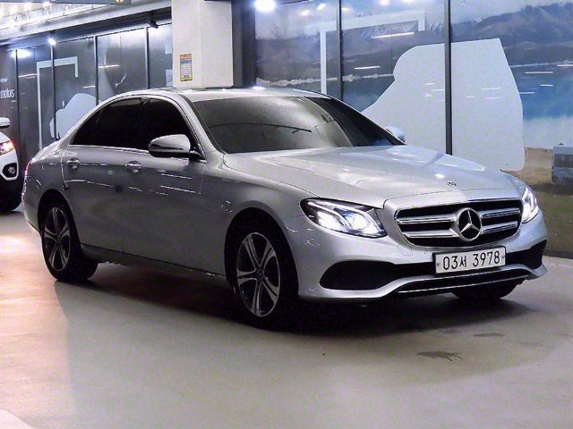 2019 Mercedes-Benz E-Class W213 E220d 아방가르드