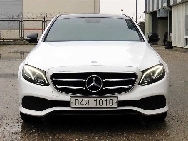 2017 Mercedes-Benz E-Class W213 E300 아방가르드