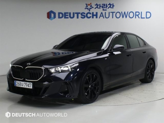 2025 BMW 5 Series (G60) 530i xDrive M 스포츠