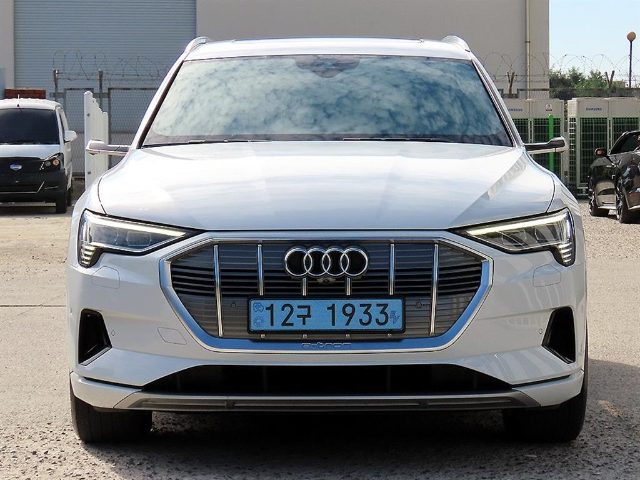 2020 Audi e-tron 55 콰트로