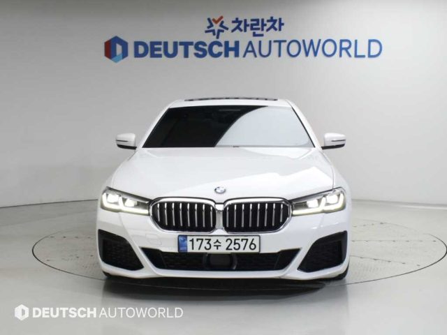 2021 BMW 5 Series (G30) 520i M 스포츠