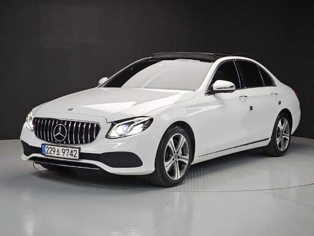 2016 Mercedes-Benz E-Class W213 E300 아방가르드