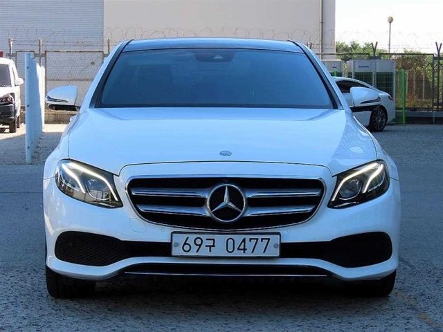 2016 Mercedes-Benz E-Class W213 E300 아방가르드