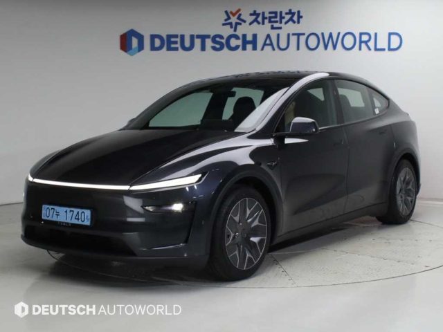 2026 Tesla Model Y L