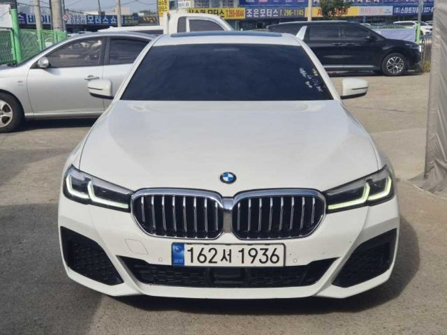 2022 BMW 5 Series (G30) 530i xDrive M 스포츠