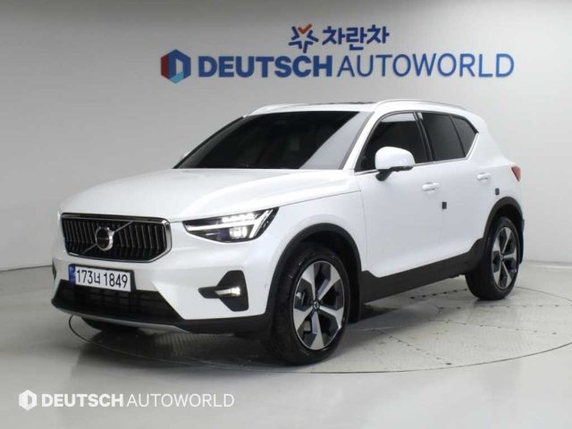 2026 Volvo XC40 B4 AWD 울트라 브라이트