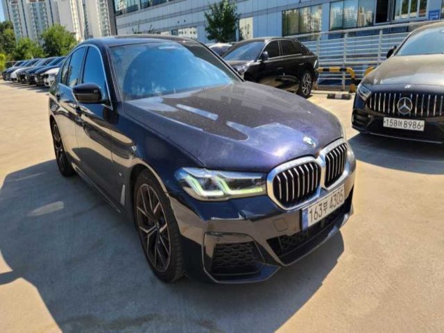 2022 BMW 5 Series (G30) 530i M 스포츠