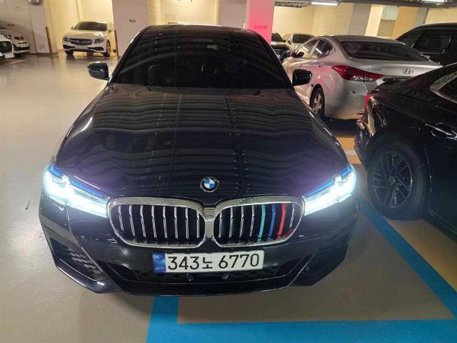 2022 BMW 5 Series (G30) 530i M 스포츠