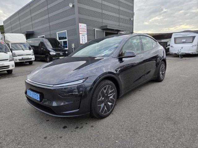 2026 Tesla Model Y L