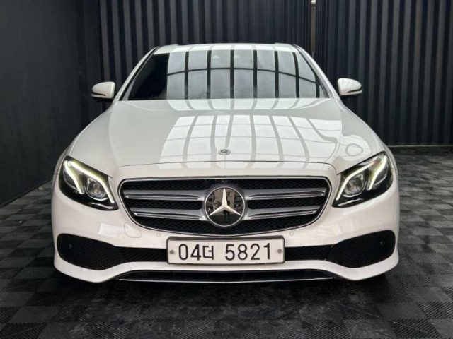 2018 Mercedes-Benz E-Class W213 E300 4MATIC 아방가르드