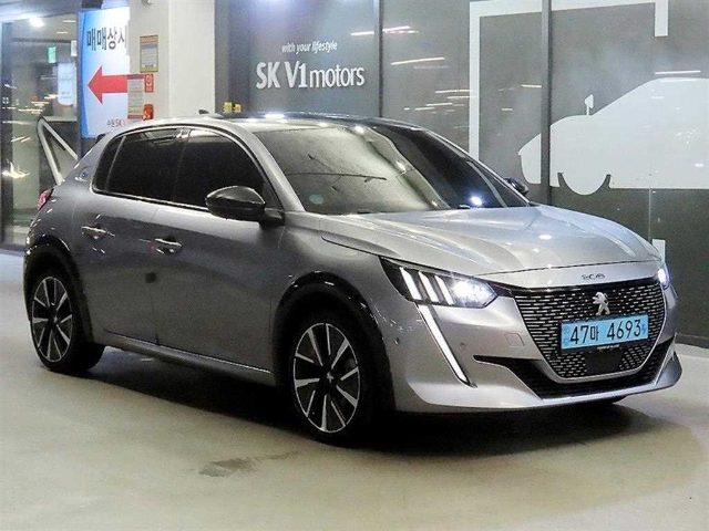 2022 Peugeot e-208 알뤼르